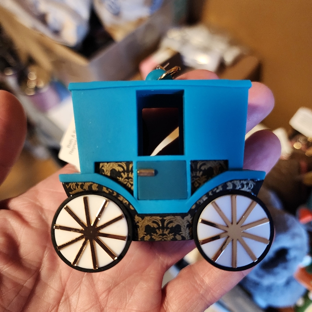 Carriage Pocketbac Holder
